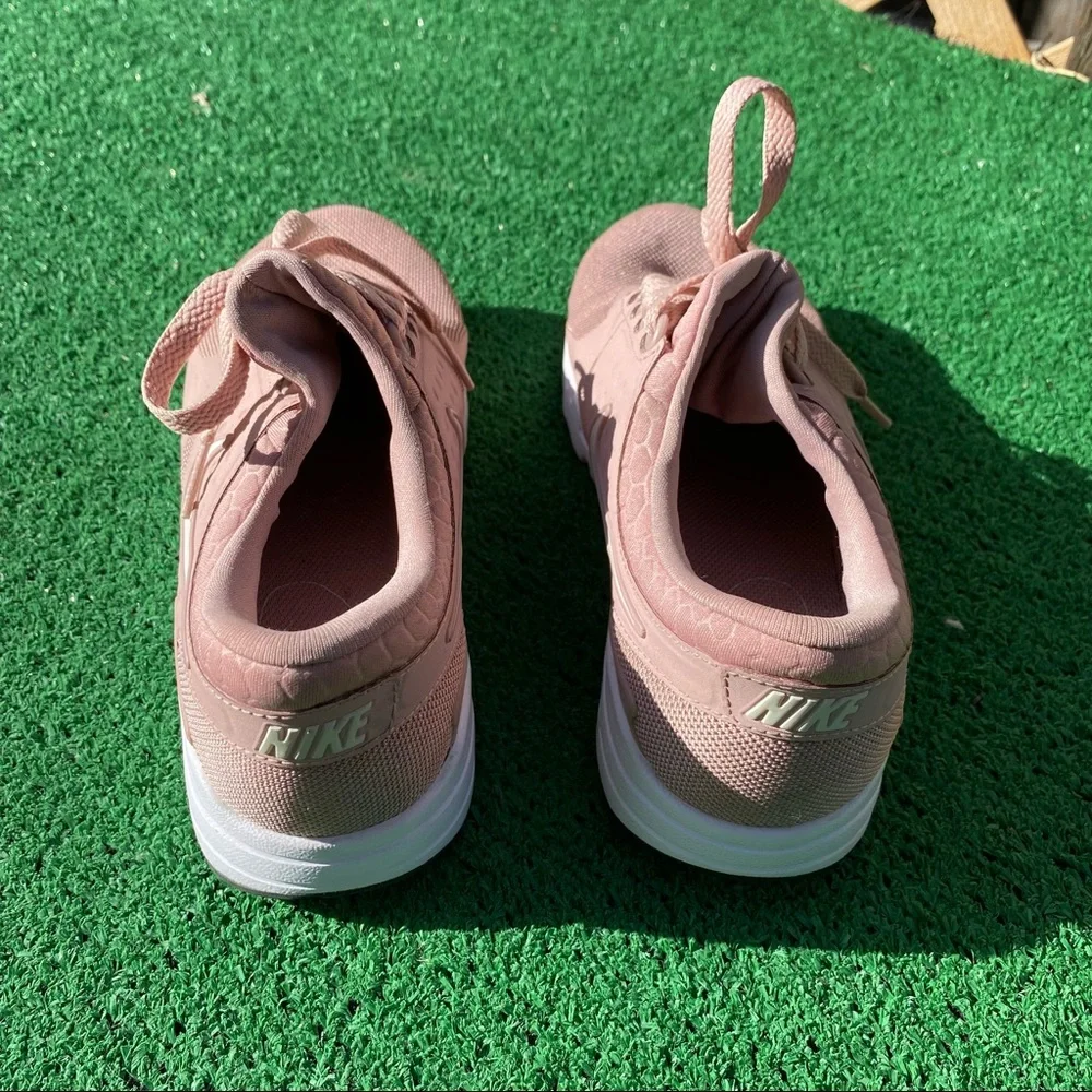 Women’s Nike Air Max Zero - Picture 2 of 8
